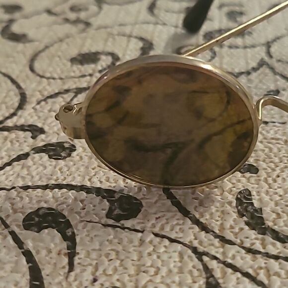 Round Gold Sunglasses - Picture 2 of 8
